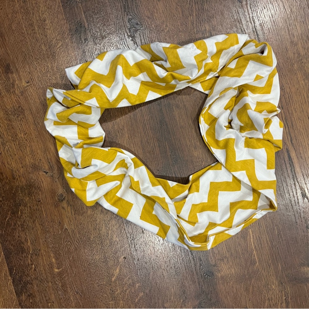 Patterned Infinity Scarf 🧣
